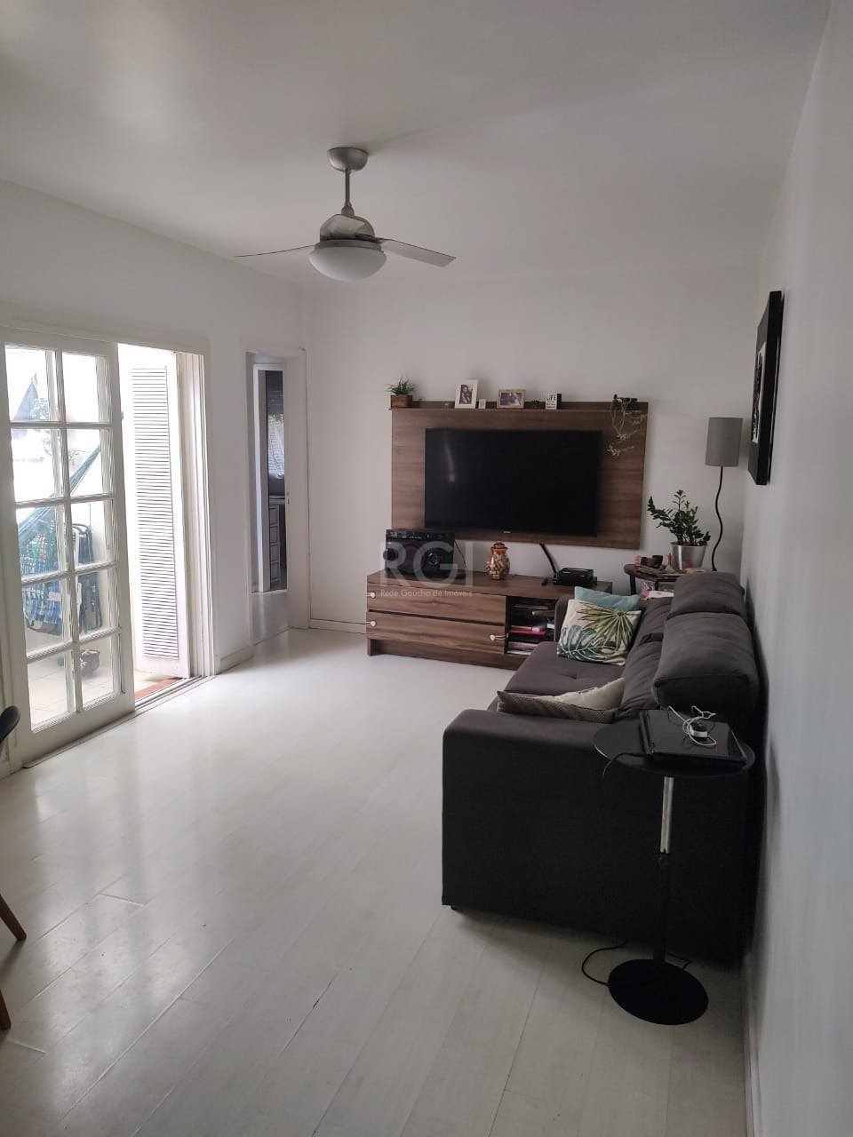 Apartamento à venda com 2 quartos, 79m² - Foto 2