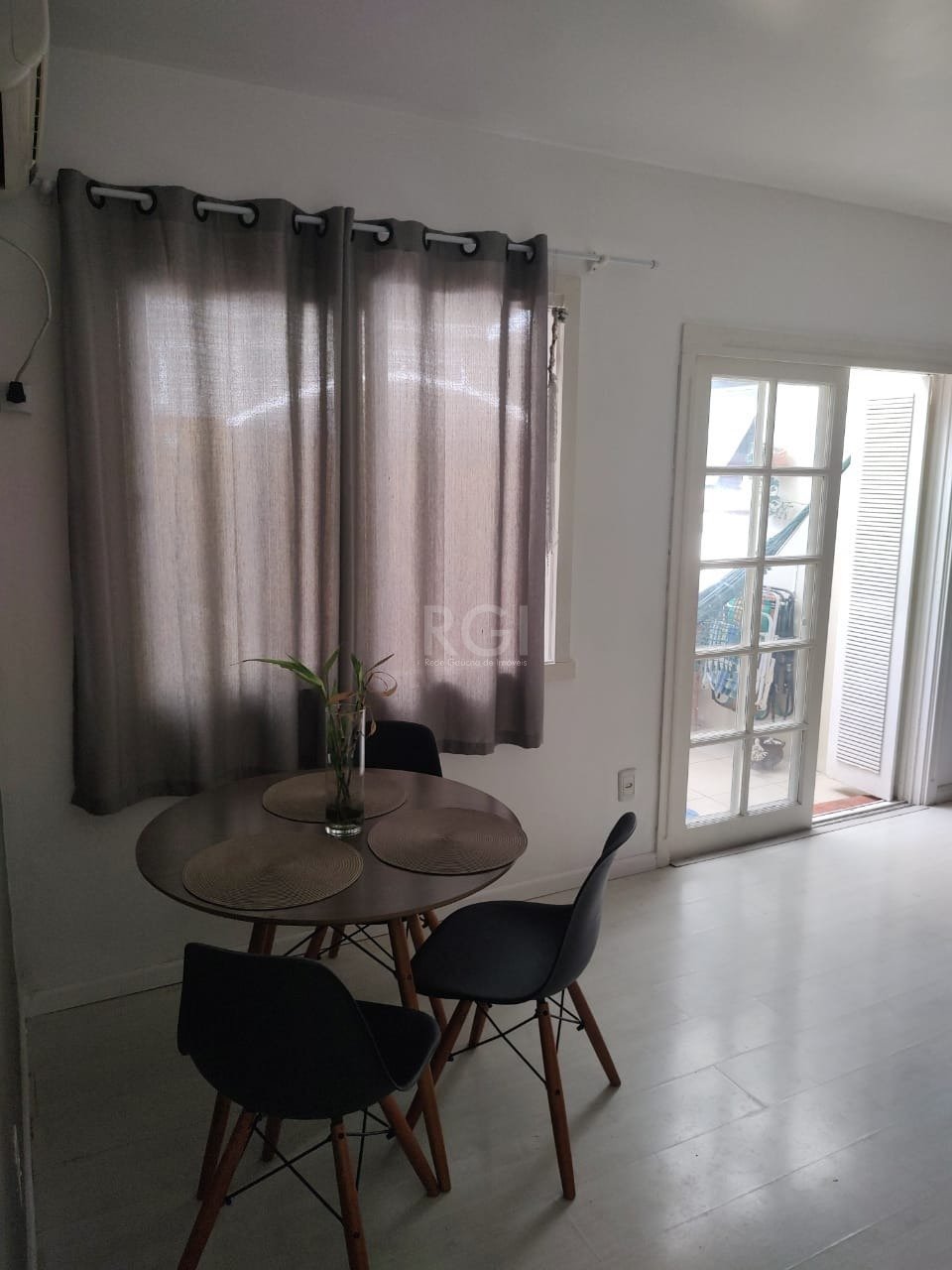 Apartamento à venda com 2 quartos, 79m² - Foto 3