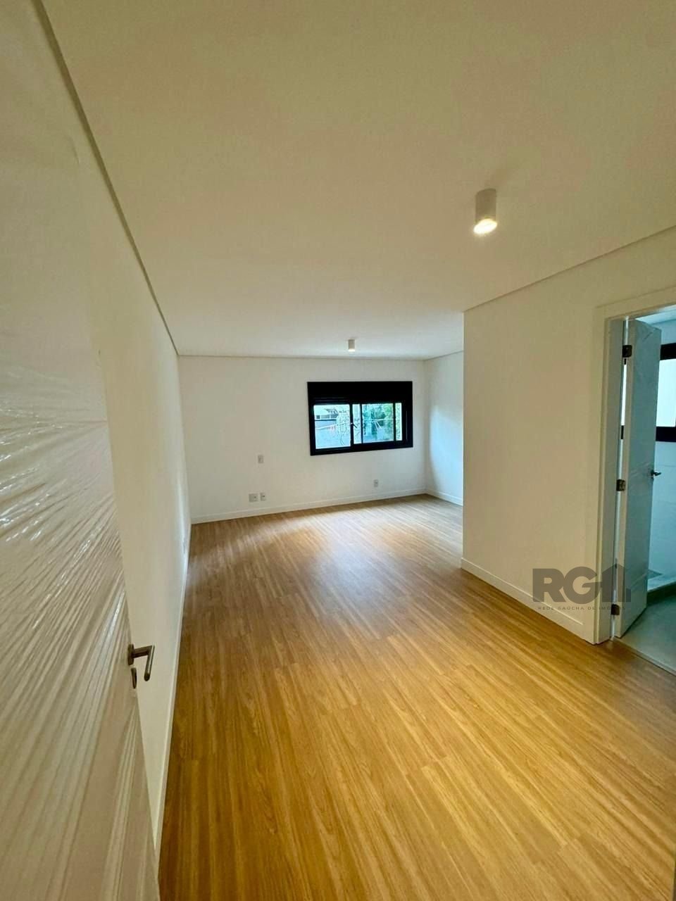 Apartamento à venda com 3 quartos, 123m² - Foto 4