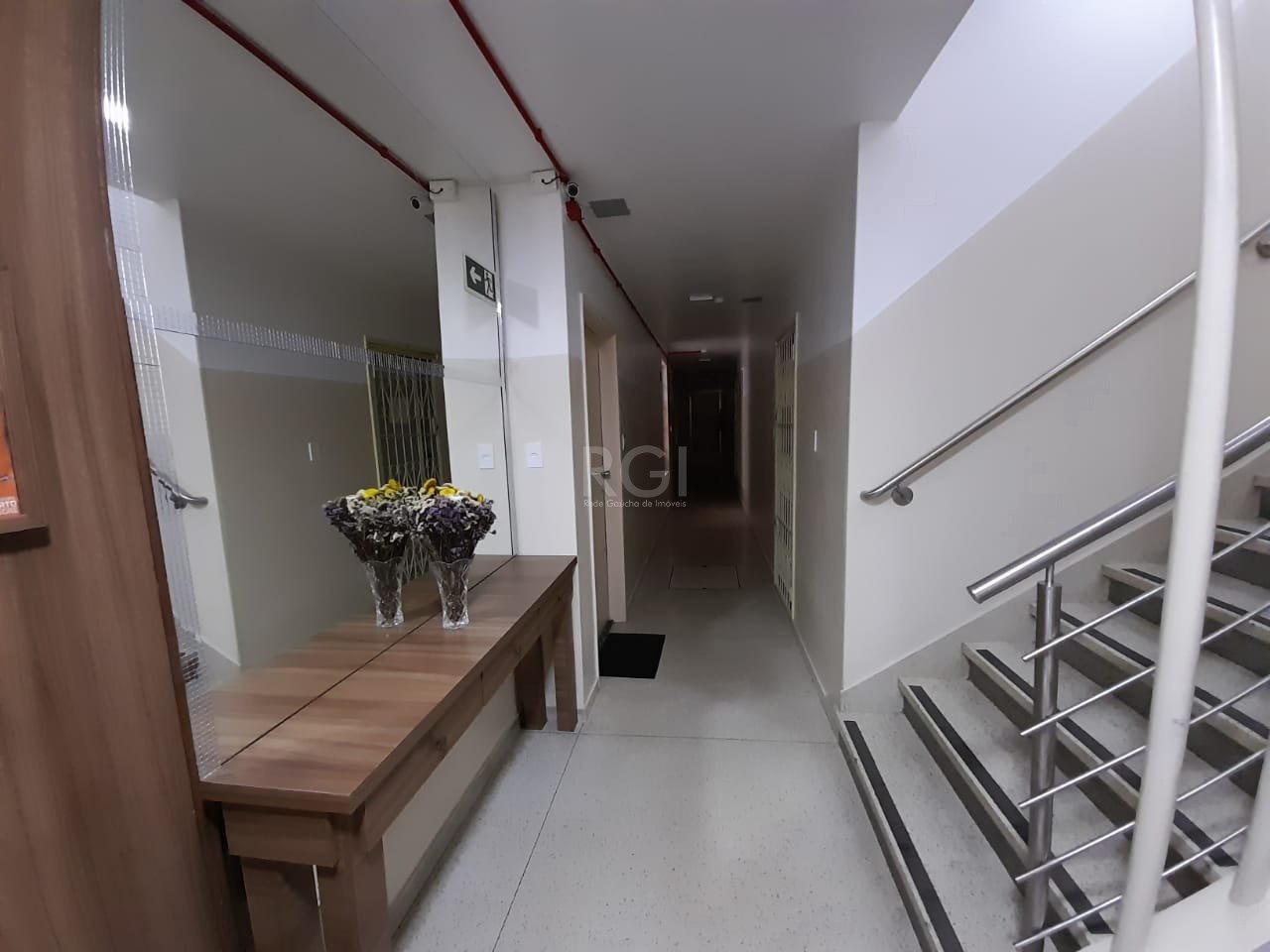 Apartamento à venda com 2 quartos, 76m² - Foto 3