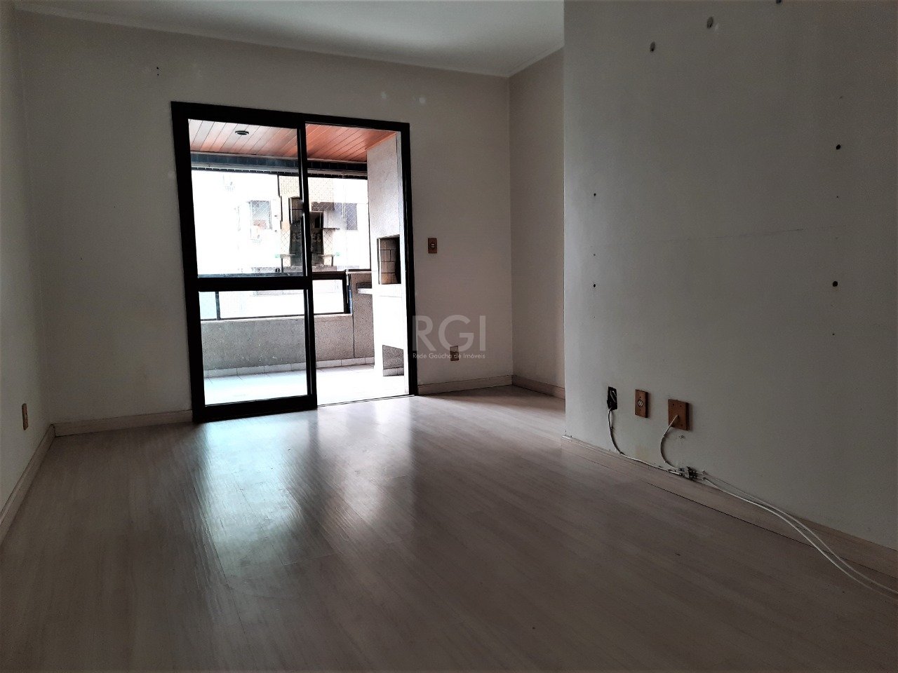 Apartamento à venda com 2 quartos, 71m² - Foto 2