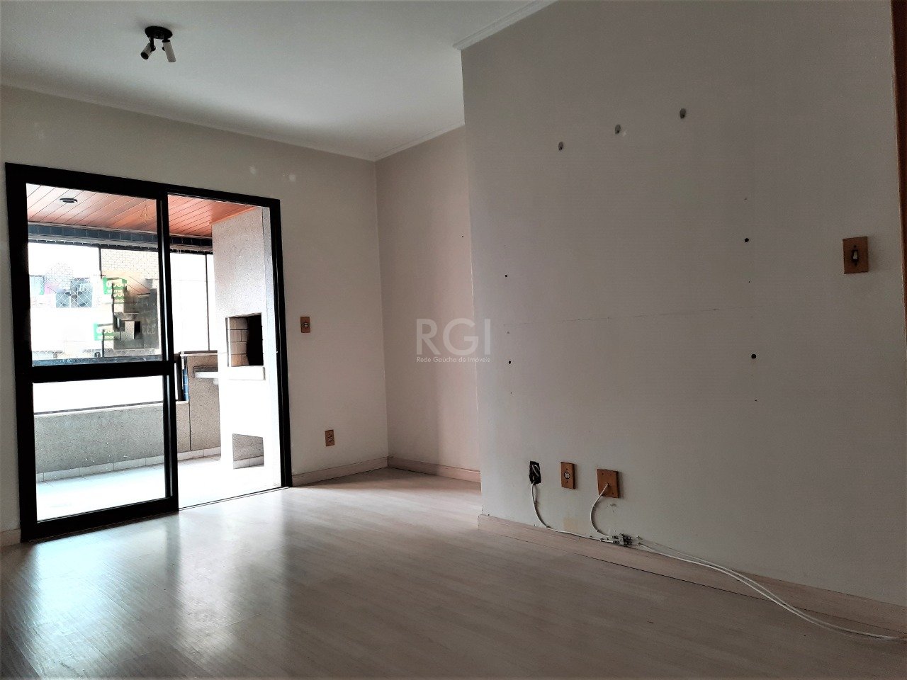 Apartamento à venda com 2 quartos, 71m² - Foto 3