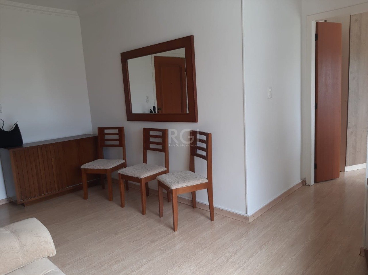 Apartamento à venda com 1 quarto, 39m² - Foto 2