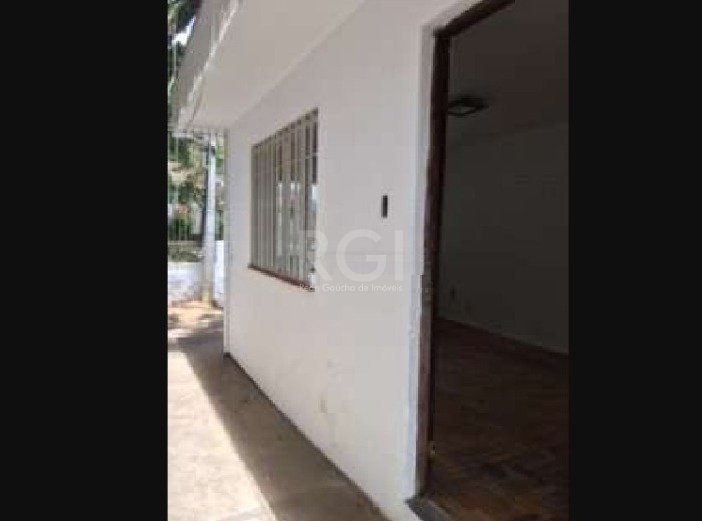 Casa à venda com 2 quartos, 240m² - Foto 1